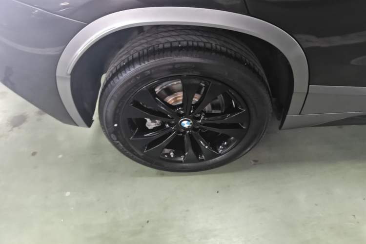 Used BMW X2 2023 sDrive25i M Sport Package Right Rear Wheel Hub