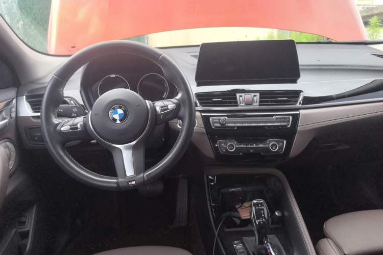 Used BMW X2 2023 sDrive25i M Sport Night Edition Center Console