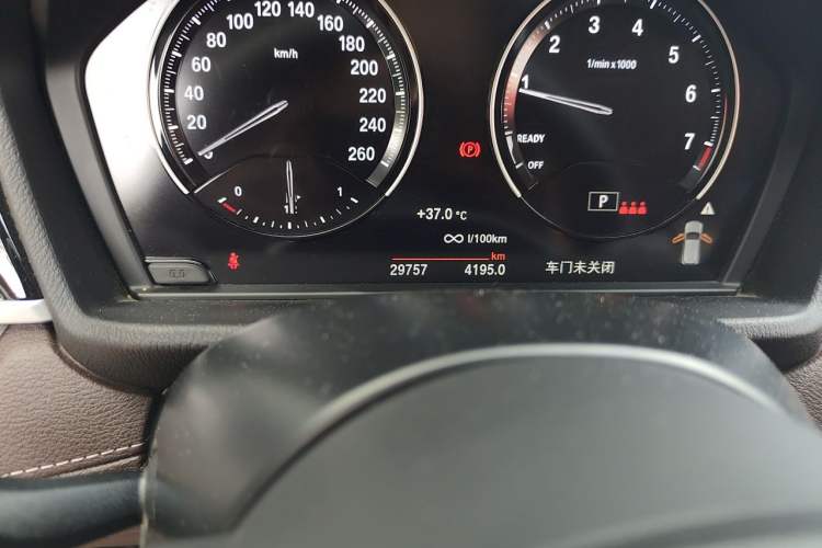 Used BMW X2 2023 sDrive25i M Sport Package Odometer Close Up