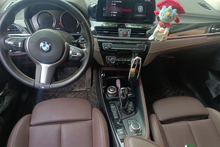 Used BMW X2 2023 sDrive25i M Sport Package Center Console