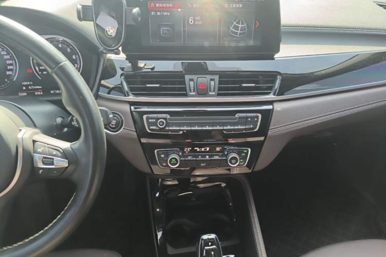 Used BMW X2 2023 sDrive25i M Sport Night Edition Audio And AC Panel