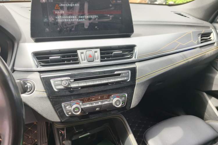 Used BMW X2 2023 xDrive 25i Shining Edition Audio And AC Panel