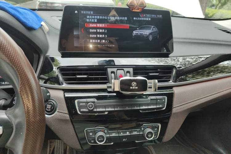 Used BMW X2 2023 sDrive25i M Sport Package Audio And AC Panel