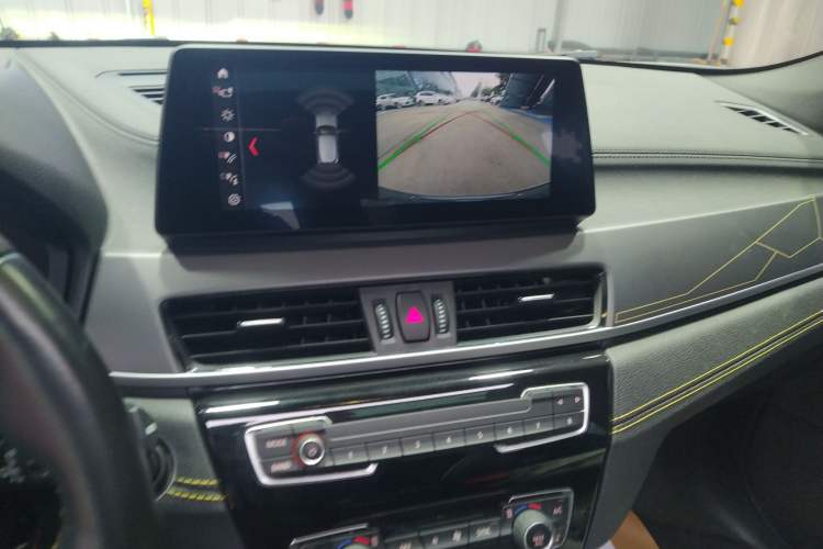 Used BMW X2 2023 xDrive 25i Shining Edition Audio And AC Panel
