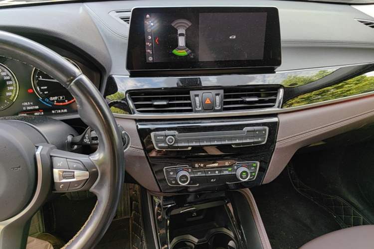 Used BMW X2 2023 sDrive25i M Sport Night Edition Audio And AC Panel