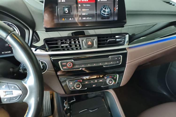 Used BMW X2 2023 sDrive25i M Sport Night Edition Audio And AC Panel