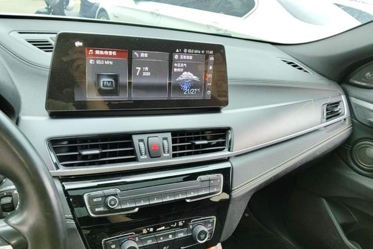 Used BMW X2 2023 sDrive 25i Shining Edition Audio And AC Panel