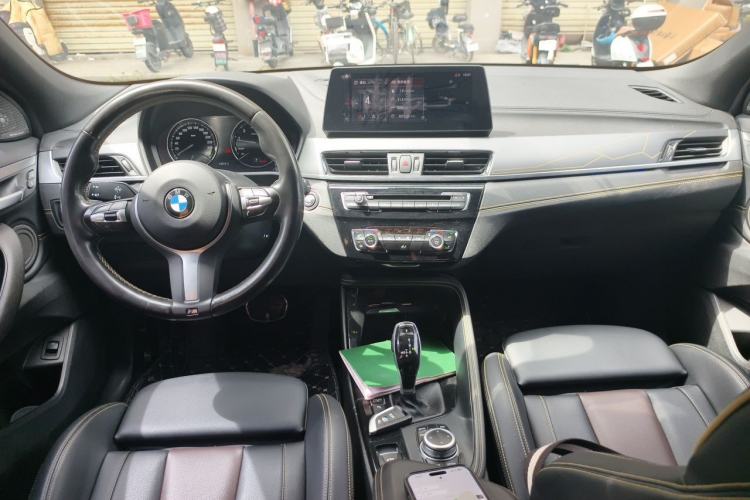 Used BMW X2 2023 xDrive 25i Shining Edition Center Console