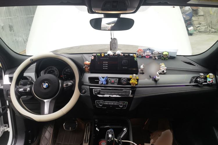 Used BMW X2 2023 xDrive 25i Shining Edition Center Console