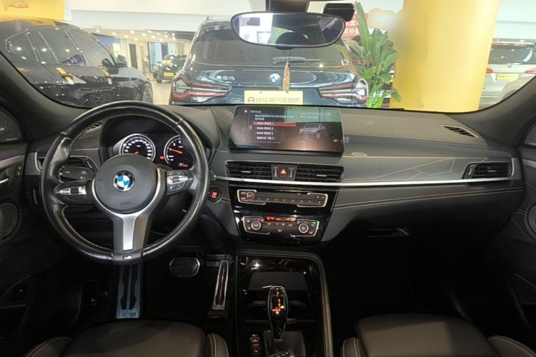 Used BMW X2 2023 sDrive 25i Shining Edition Center Console