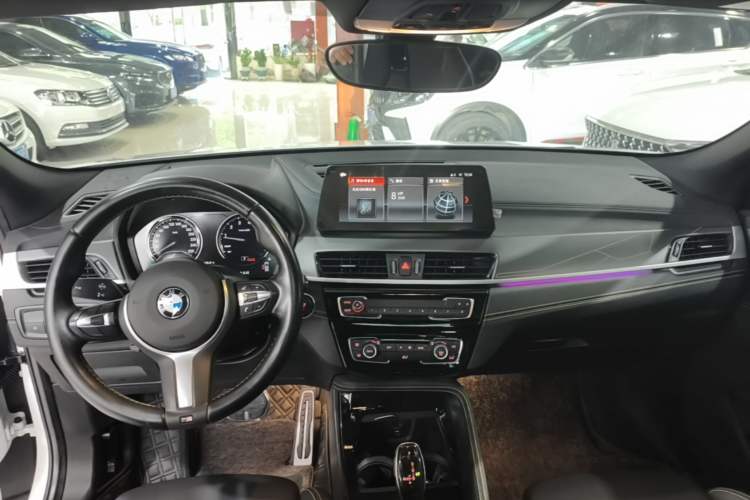 Used BMW X2 2023 sDrive 25i Shining Edition Center Console