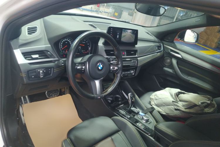 Used BMW X2 2023 xDrive 25i Shining Edition Center Console