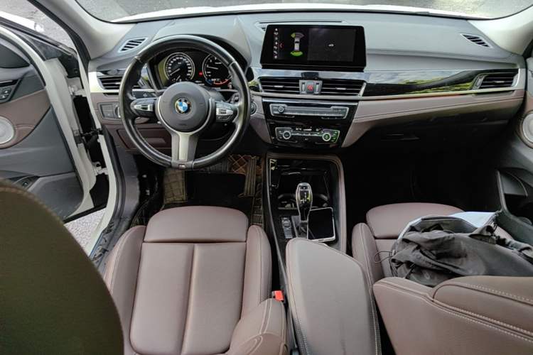 Used BMW X2 2023 sDrive25i M Sport Night Edition Center Console