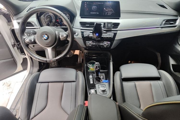 Used BMW X2 2023 sDrive 25i Shining Edition Center Console