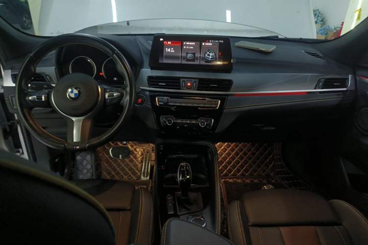 Used BMW X2 2023 sDrive 25i Shining Edition Center Console