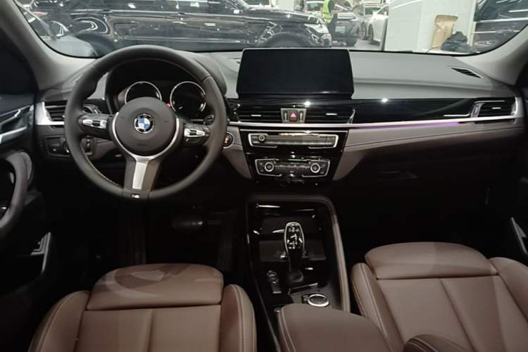 Used BMW X2 2023 sDrive25i M Sport Night Edition Center Console