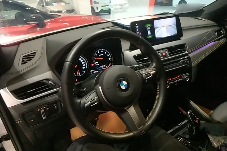 Used BMW X2 2023 sDrive 25i Shining Edition Center Console