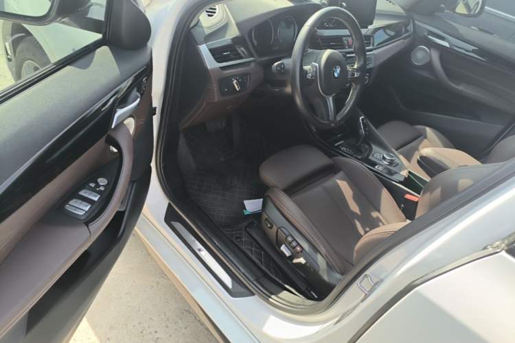 Used BMW X2 2023 sDrive25i M Sport Night Edition Driver Seat
