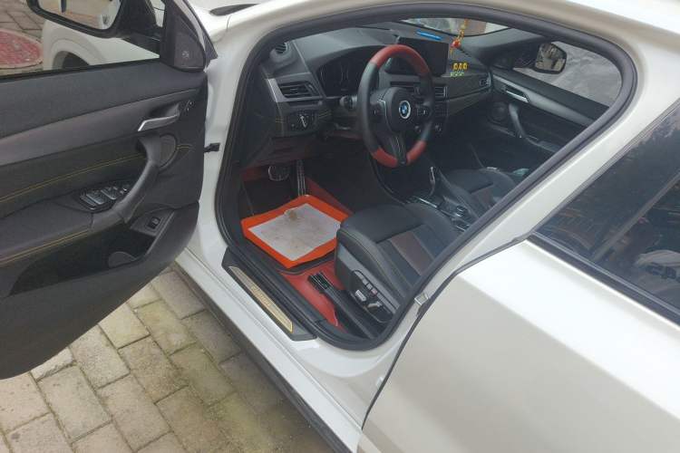 Used BMW X2 2023 sDrive 25i Shining Edition Driver Seat