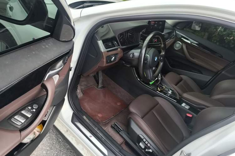 Used BMW X2 2023 sDrive25i M Sport Night Edition Driver Seat