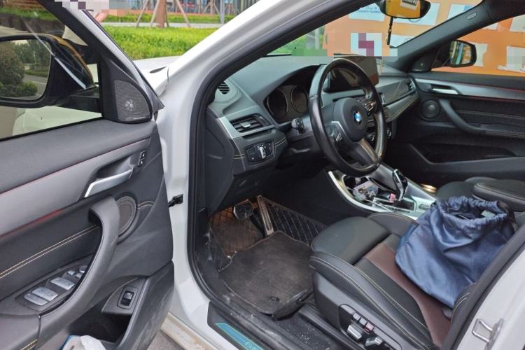 Used BMW X2 2023 sDrive 25i Shining Edition Driver Seat