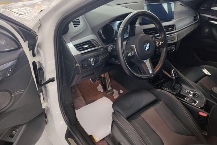 Used BMW X2 2023 sDrive 25i Shining Edition Driver Seat
