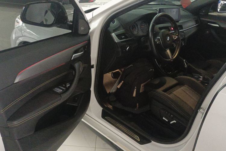 Used BMW X2 2023 sDrive 25i Shining Edition Driver Seat