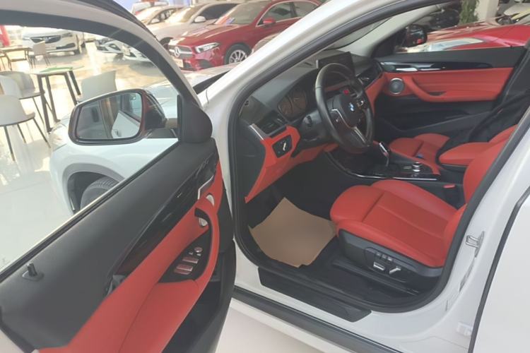 Used BMW X2 2023 sDrive25i M Sport Package Driver Seat
