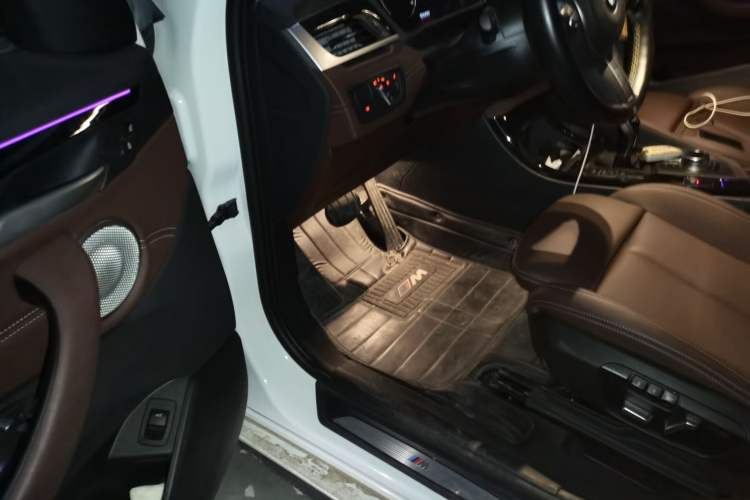 Used BMW X2 2023 sDrive25i M Sport Night Edition Driver Seat