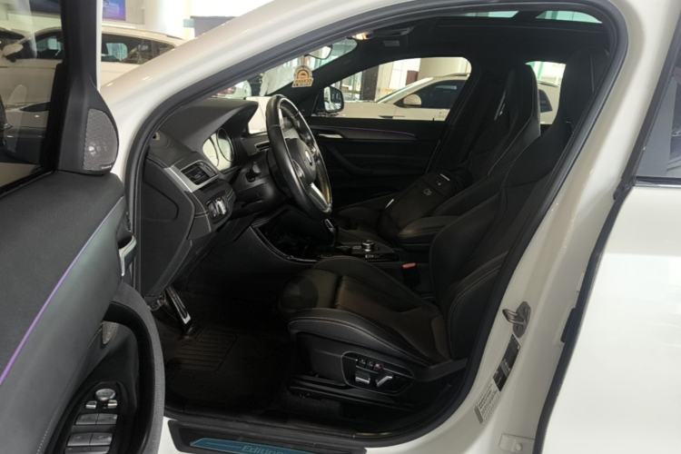Used BMW X2 2023 sDrive 25i Shining Edition Driver Seat