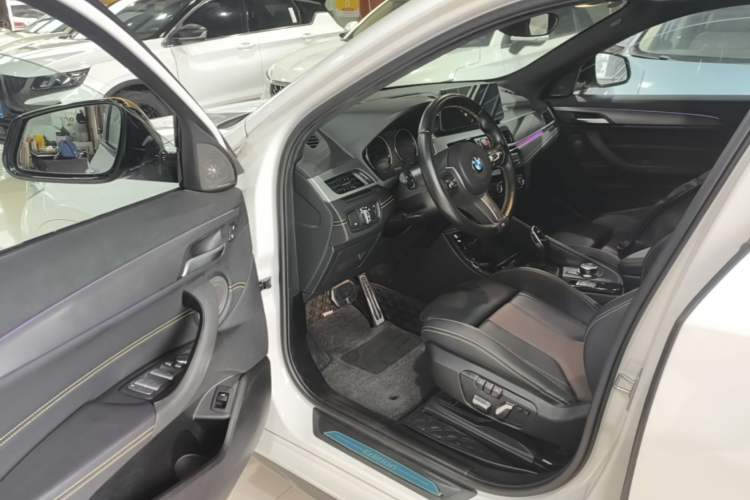 Used BMW X2 2023 sDrive 25i Shining Edition Driver Seat