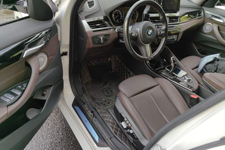 Used BMW X2 2023 sDrive25i M Sport Night Edition Driver Seat