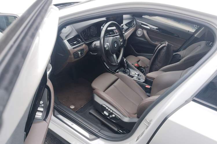 Used BMW X2 2023 sDrive25i M Sport Night Edition Driver Seat