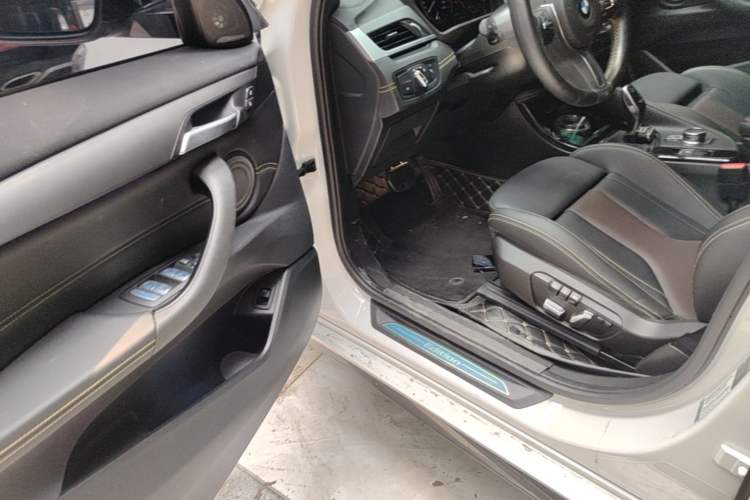 Used BMW X2 2023 sDrive 25i Shining Edition Driver Seat