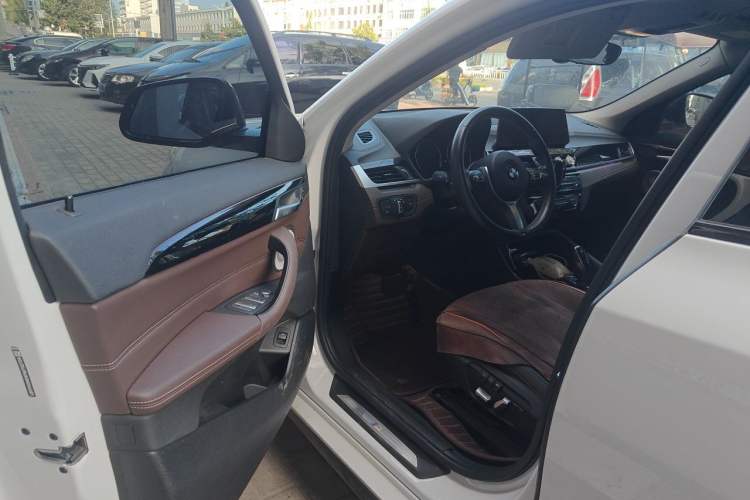 Used BMW X2 2023 sDrive25i M Sport Night Edition Driver Seat