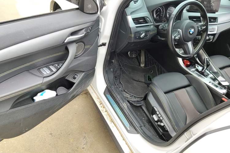 Used BMW X2 2023 sDrive 25i Shining Edition Driver Seat