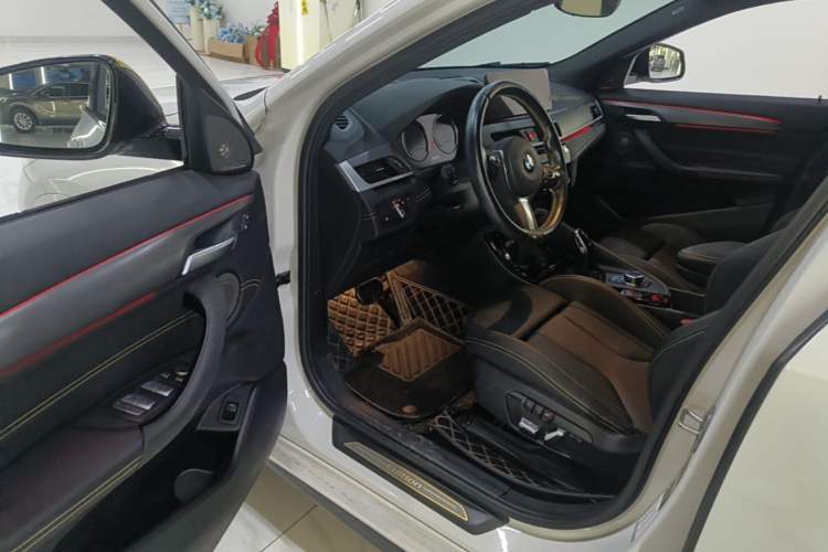 Used BMW X2 2023 sDrive 25i Shining Edition Driver Seat