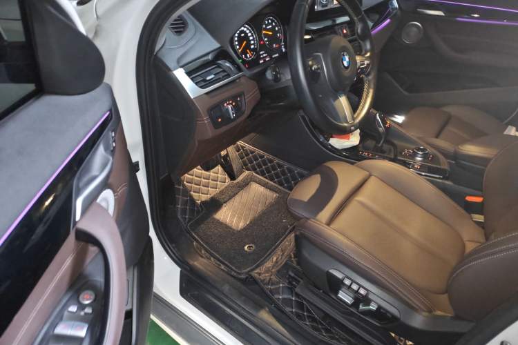 Used BMW X2 2023 sDrive25i M Sport Package Driver Seat