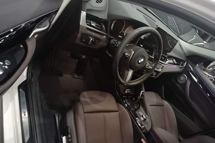 Used BMW X2 2023 sDrive25i M Sport Night Edition Driver Seat