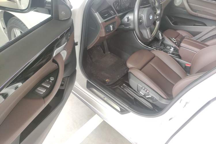 Used BMW X2 2023 sDrive25i M Sport Night Edition Driver Seat