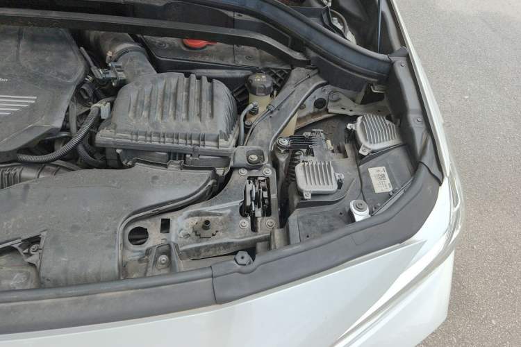 Used BMW X2 2023 sDrive25i M Sport Night Edition Engine Bay Left