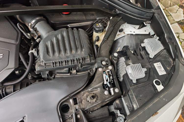 Used BMW X2 2023 sDrive25i M Sport Night Edition Engine Bay Left