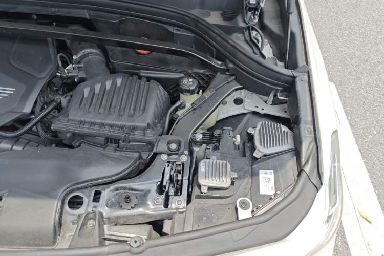 Used BMW X2 2023 sDrive25i M Sport Night Edition Engine Bay Left