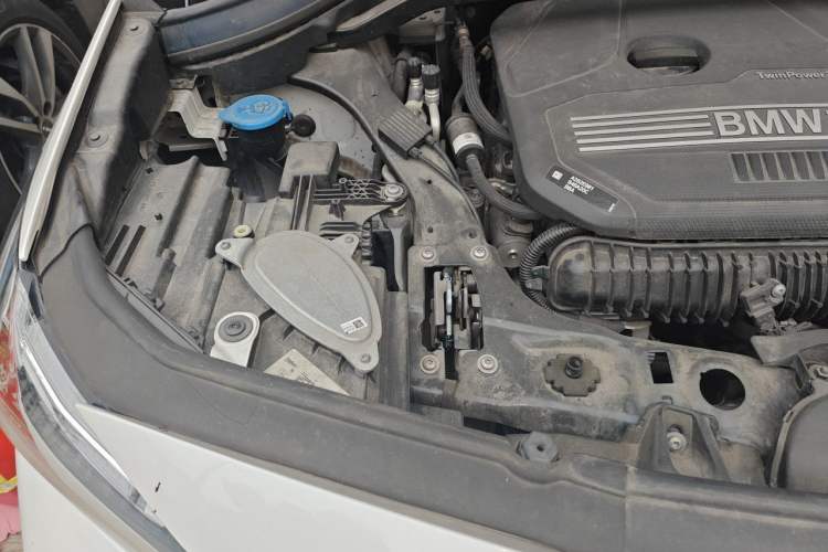 Used BMW X2 2023 xDrive 25i Shining Edition Engine Bay Right