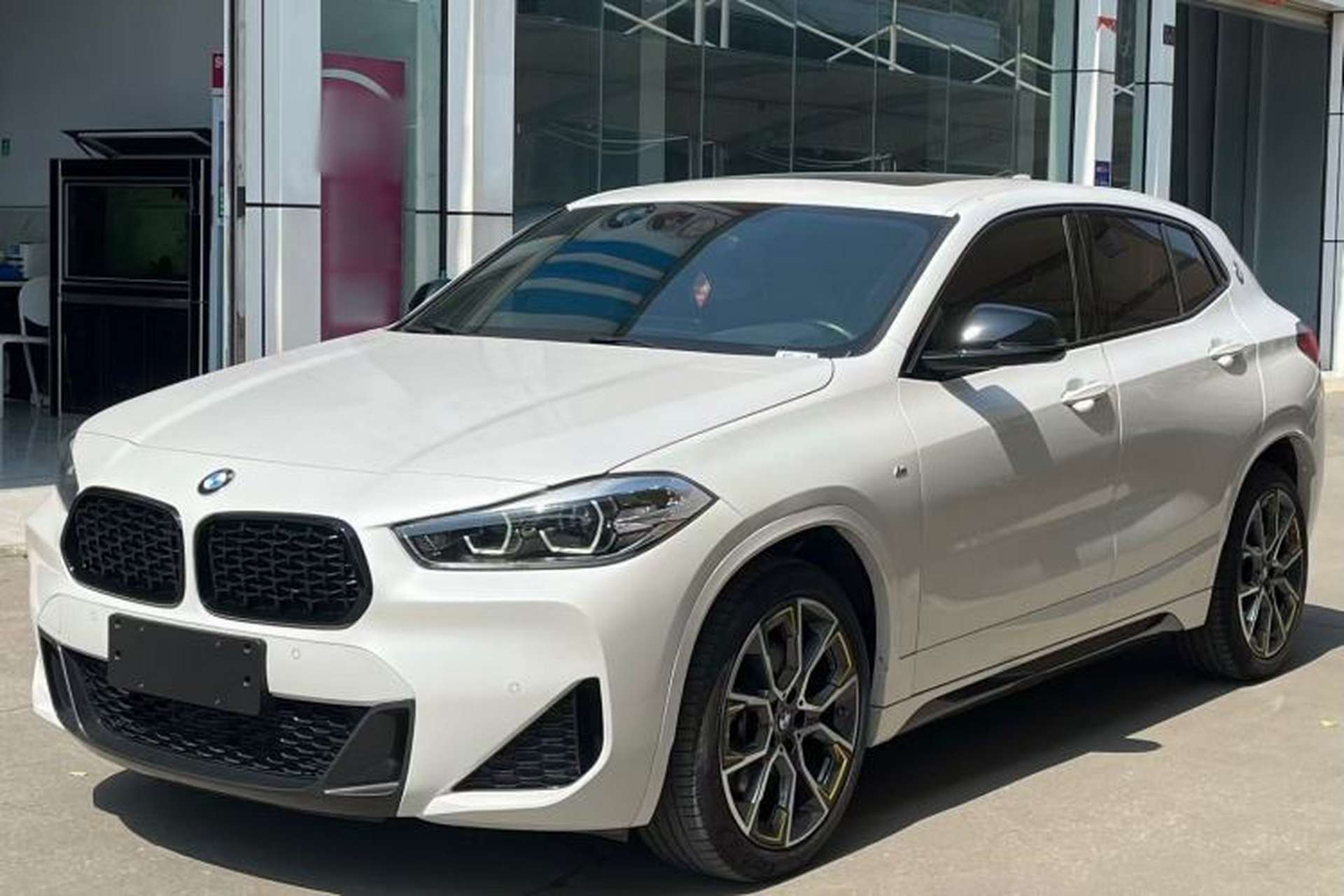 Used BMW X2 2023 sDrive 25i Shining Edition Front Left 45 Deg