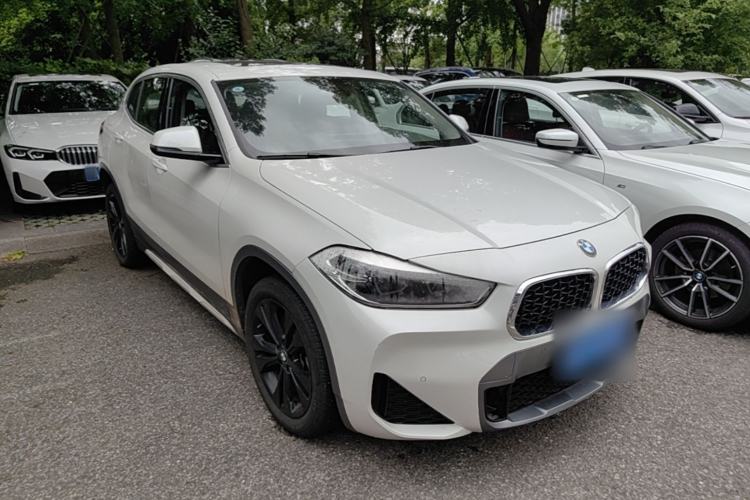 Used BMW X2 2023 sDrive25i M Sport Package Front Right 45 Deg