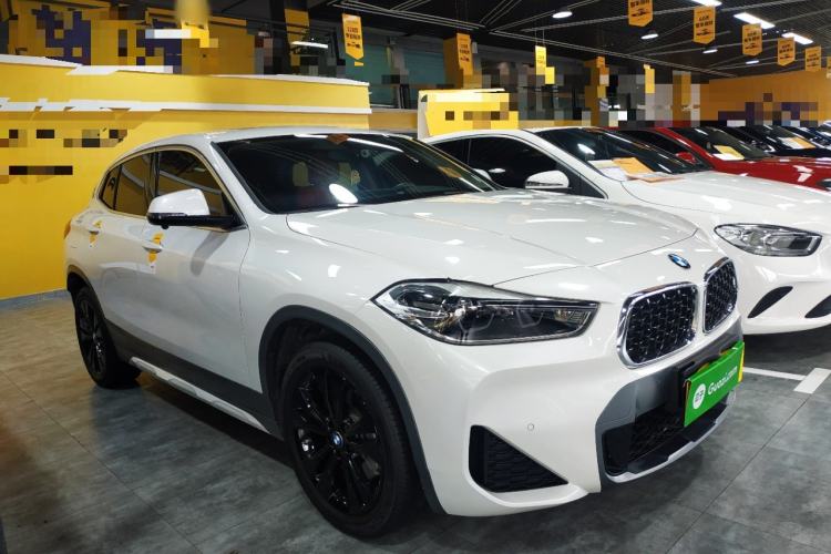 Used BMW X2 2023 sDrive25i M Sport Package Front Right 45 Deg