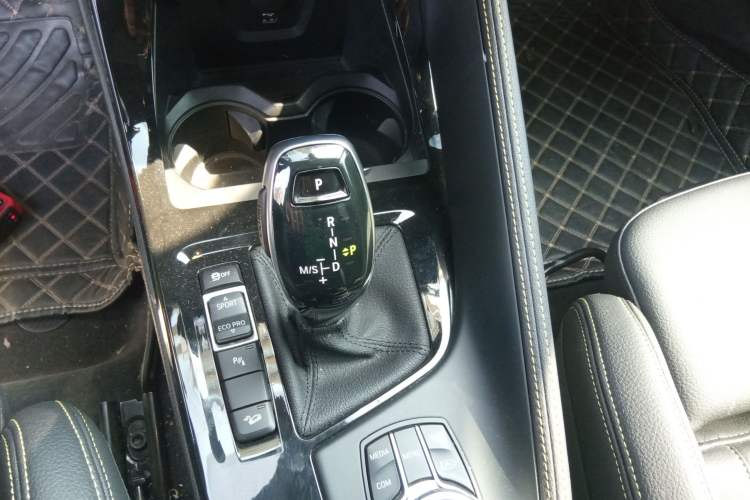 Used BMW X2 2023 xDrive 25i Shining Edition Gear Lever