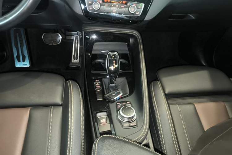 Used BMW X2 2023 sDrive 25i Shining Edition Gear Lever