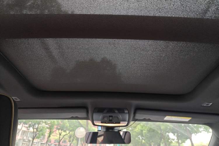 Used BMW X2 2023 xDrive 25i Shining Edition Headliner